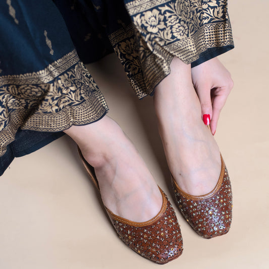 Tanishq Brown Juttis