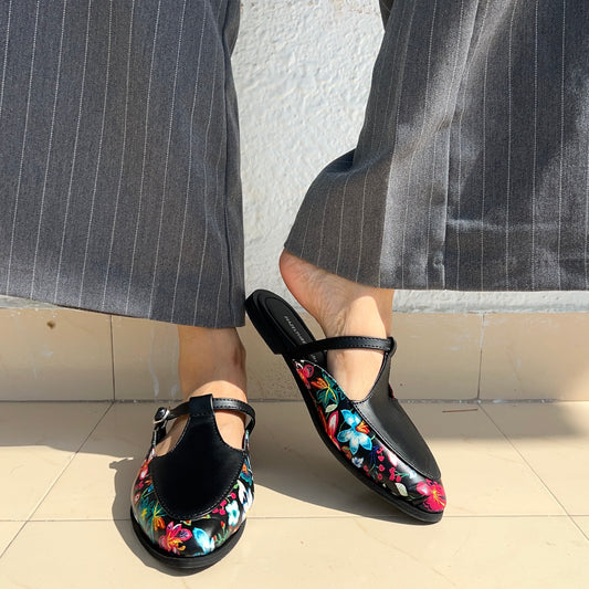 Éclat Noir T-Strap Sandals (Prepaid Only)