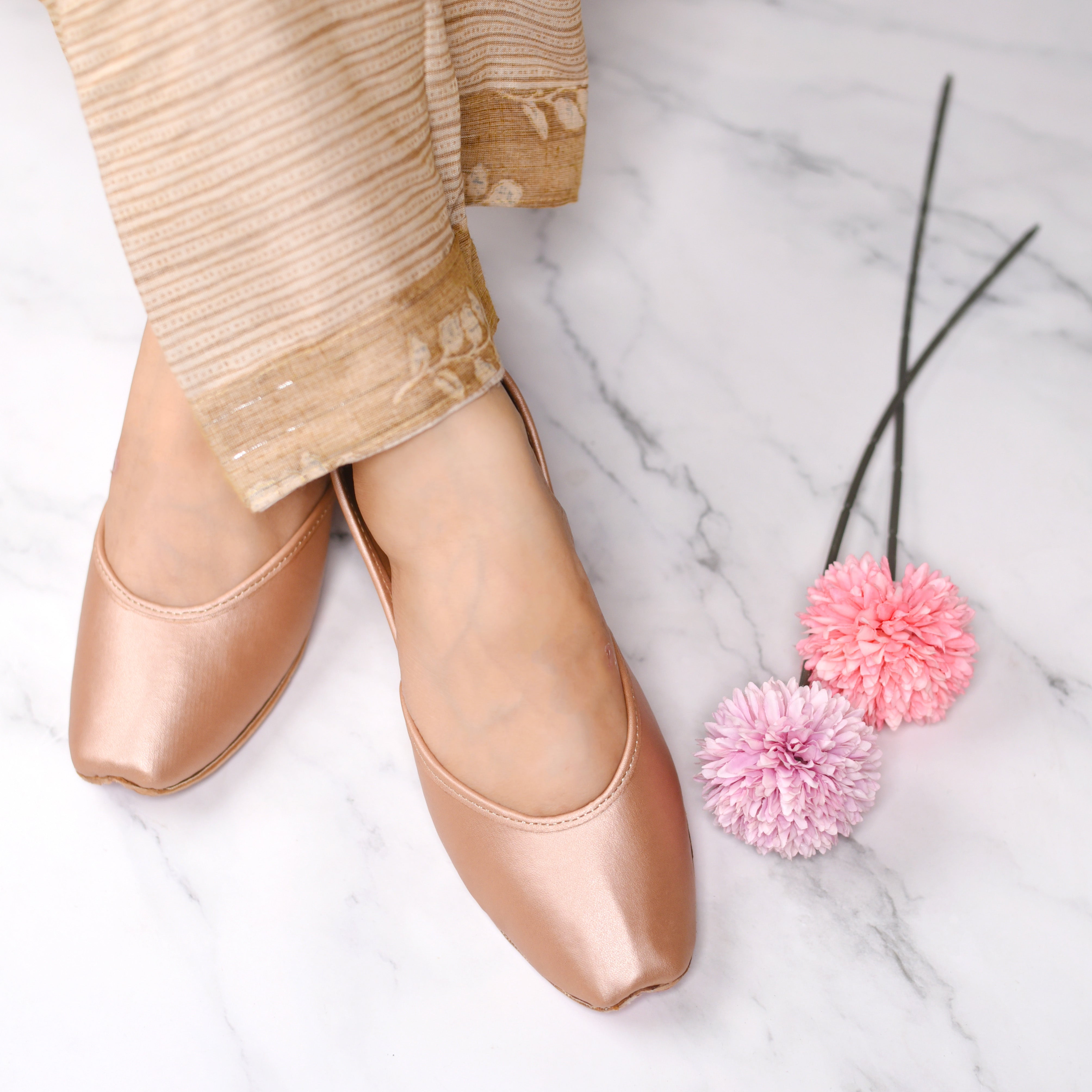 Rosedust Juttis HazelThread