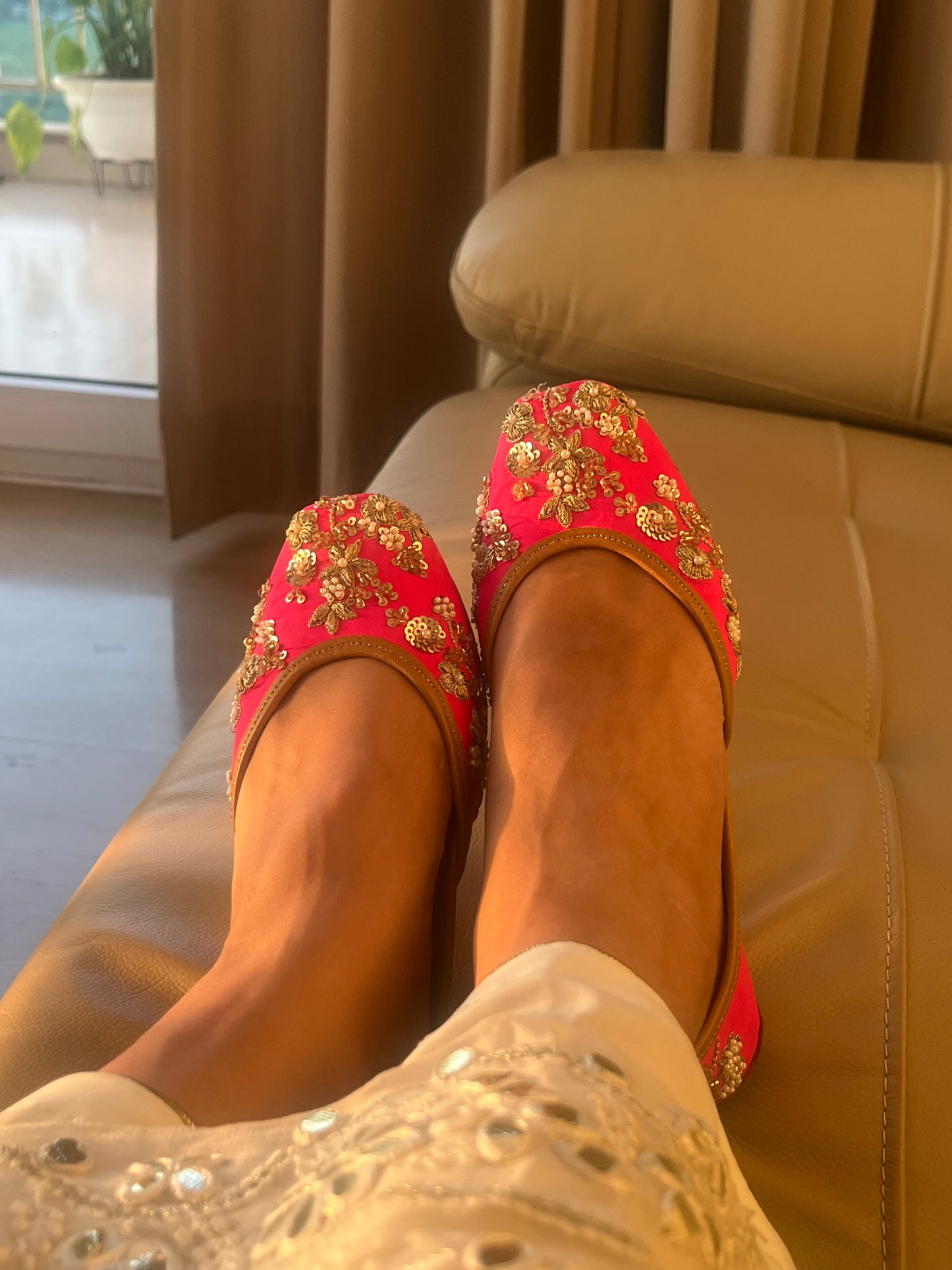 Dazzle Rose Juttis