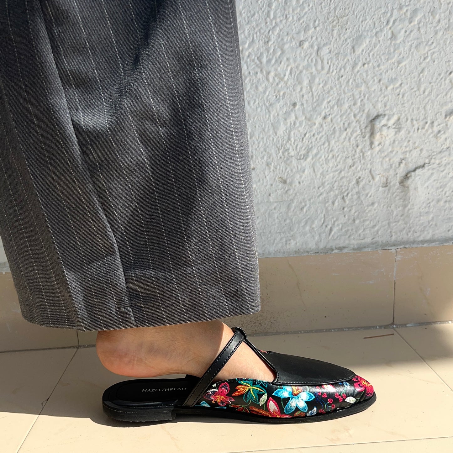 Éclat Noir T-Strap Sandals (Prepaid Only)