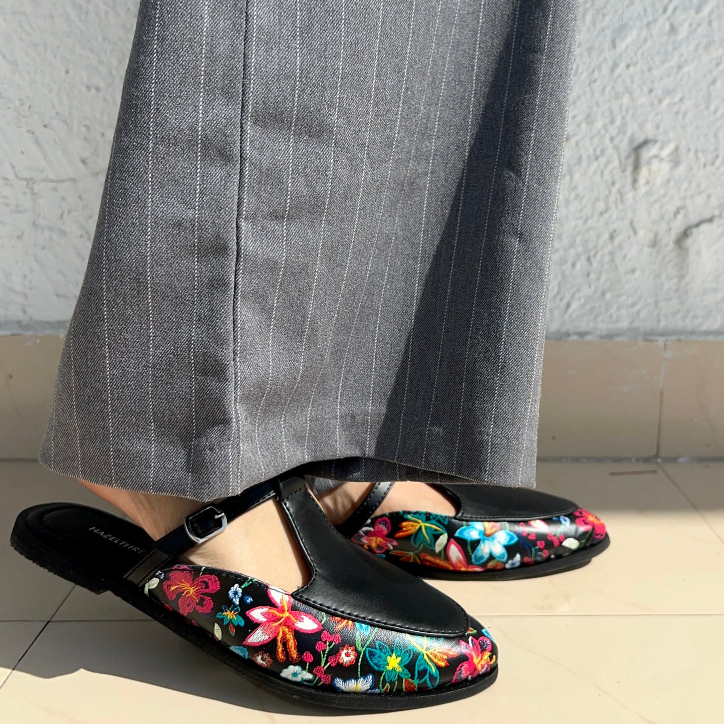 Éclat Noir T-Strap Sandals (Prepaid Only)