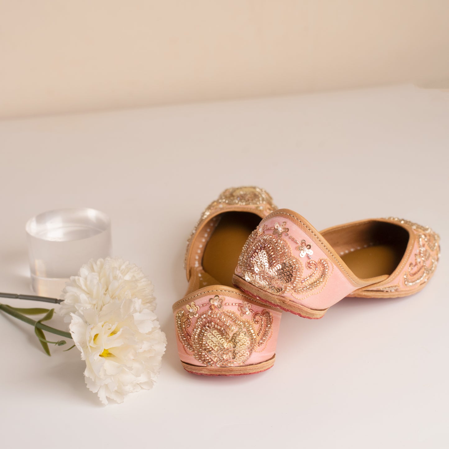 Blush Petal Juttis