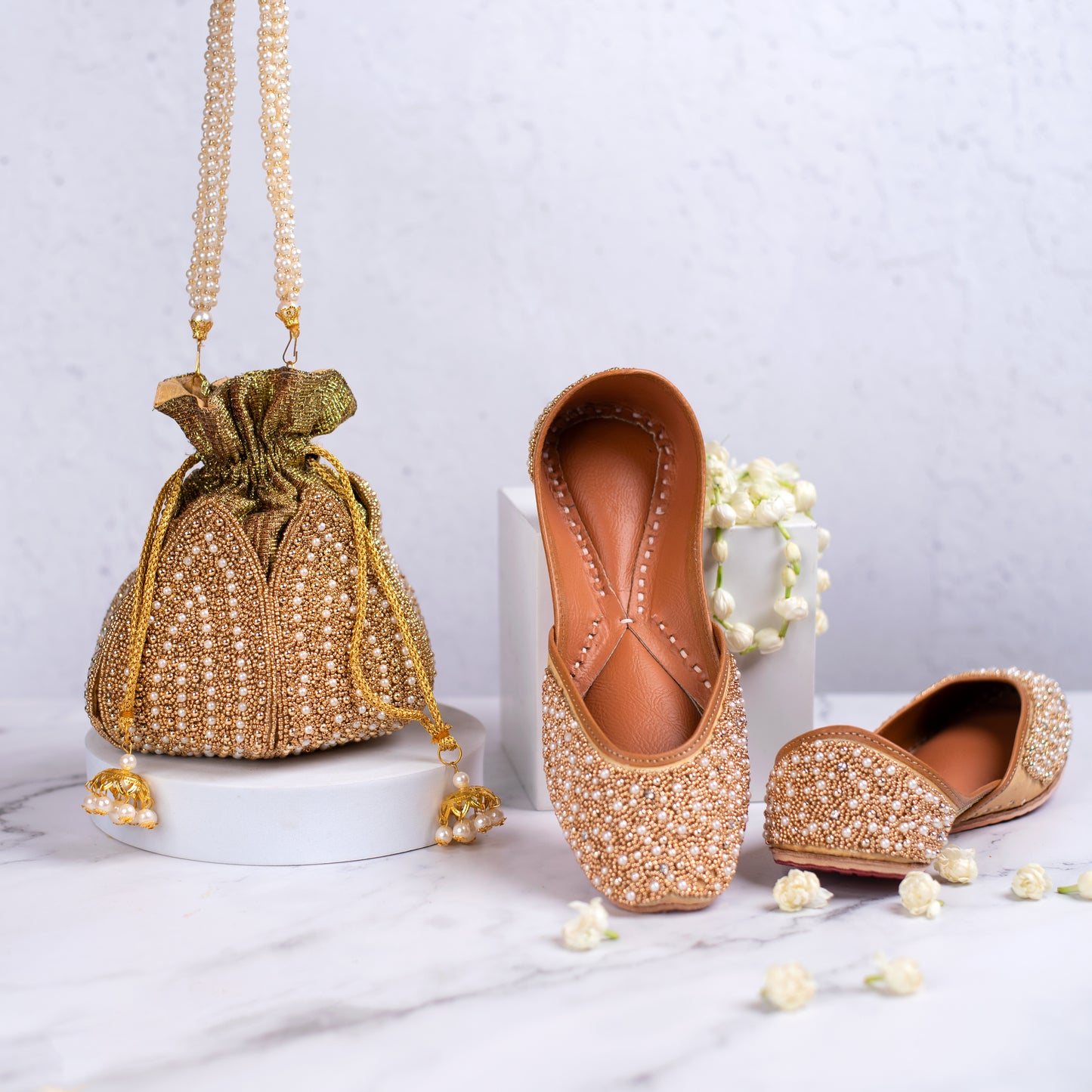 Potli & Jutti Set