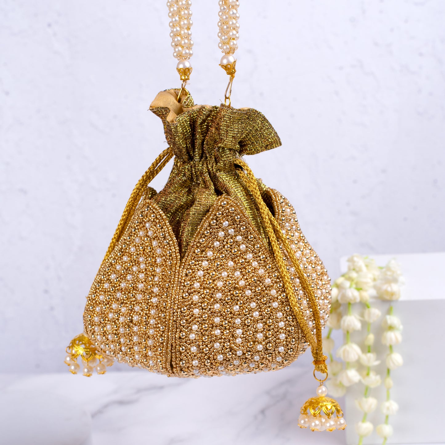 Potli & Jutti Set
