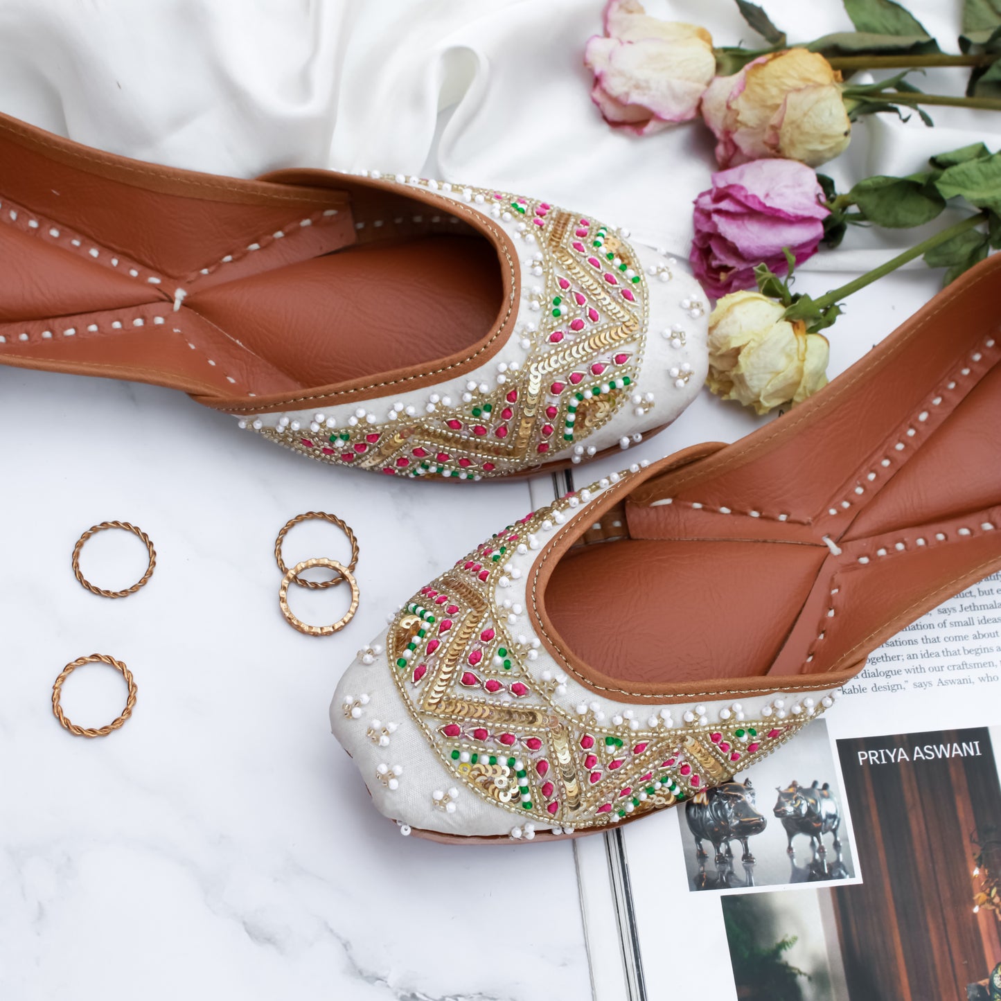 Naaz White Juttis