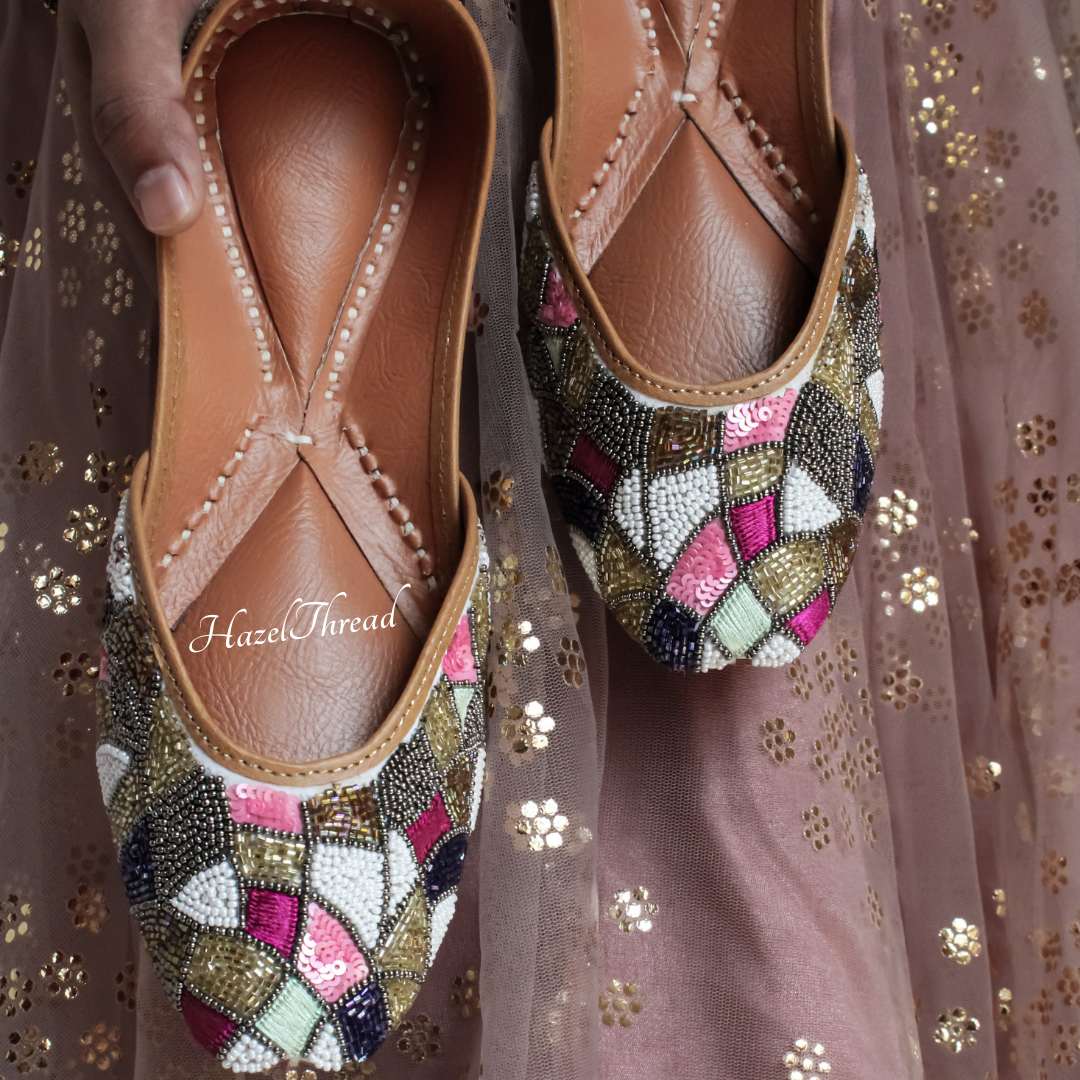 Buy smart Rangoon Multicolor Jutti