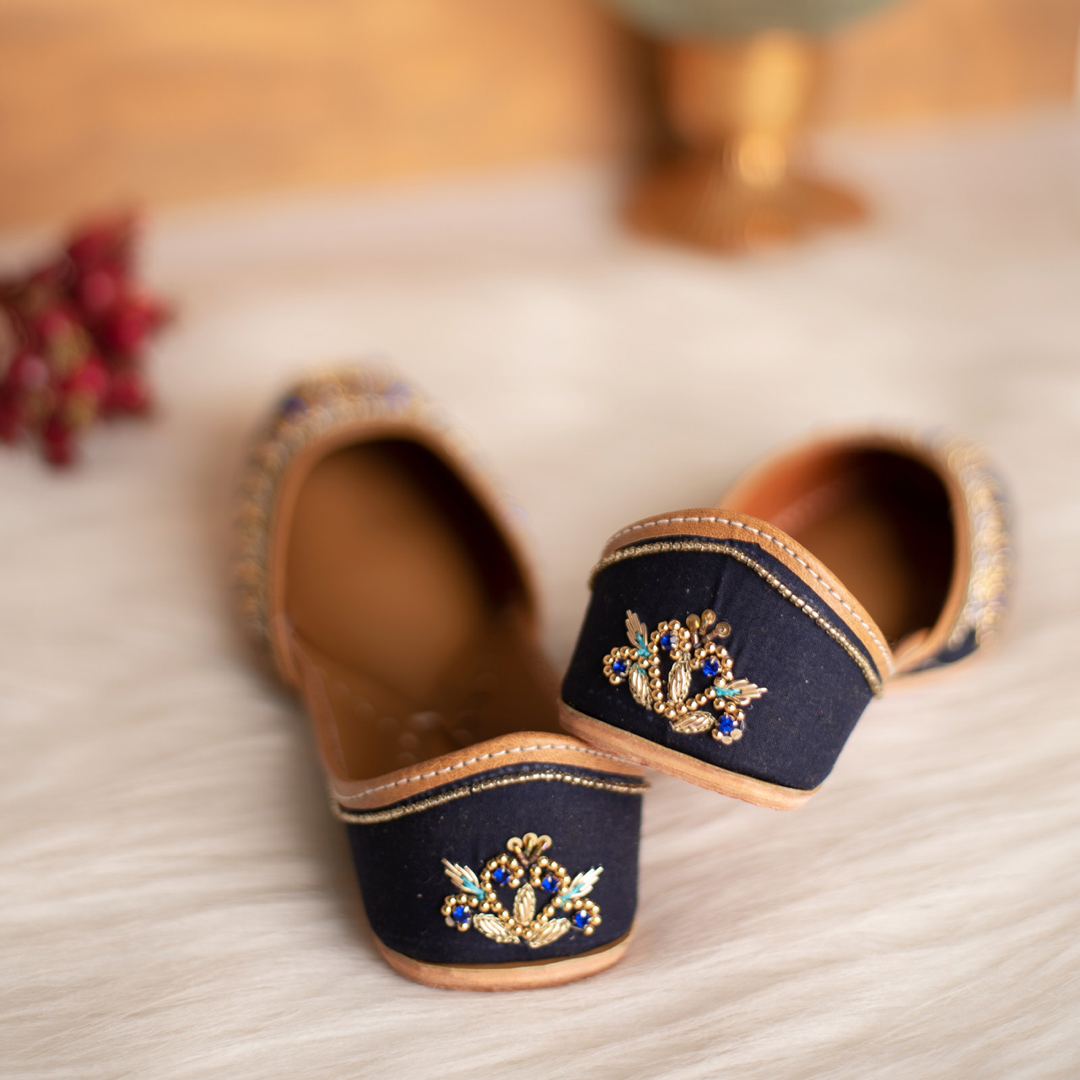 Stellar Navy Blue Juttis