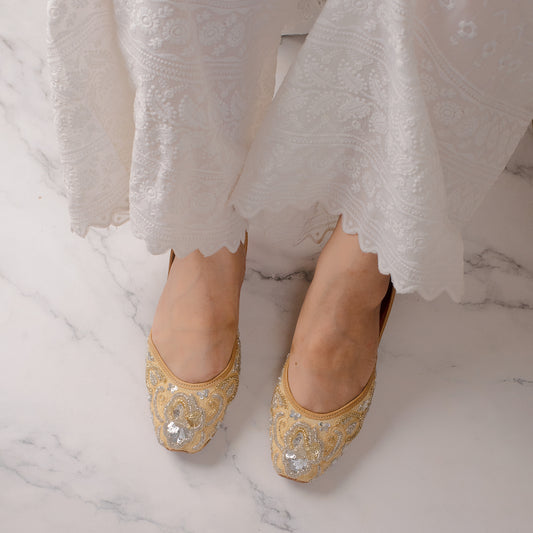 Noor-e-Zari Beige Juttis