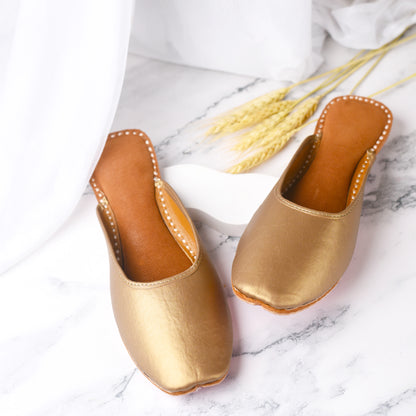 Golden Slip-on Juttis