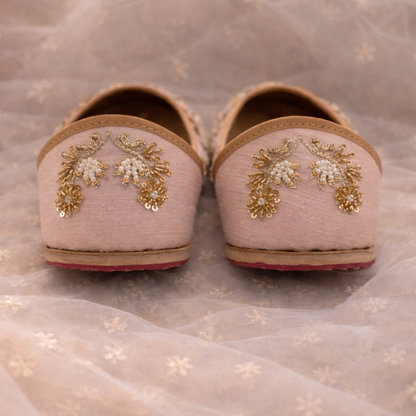 Rose Radiance Juttis