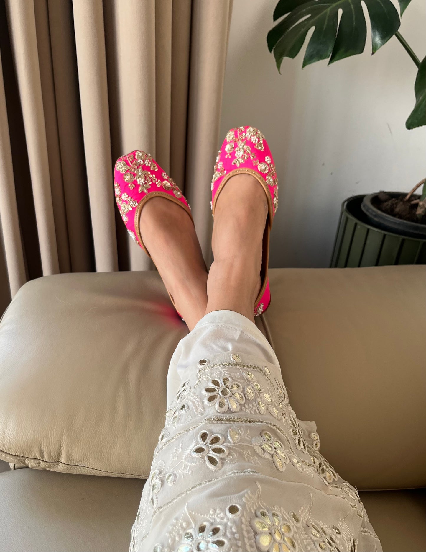Dazzle Rose Juttis