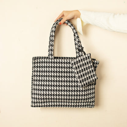 Monotone Everyday Tote Bag