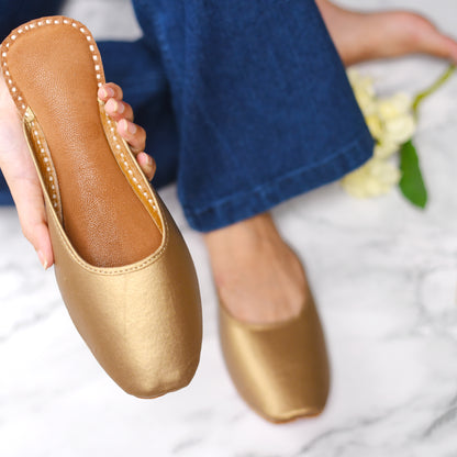 Golden Slip-on Juttis