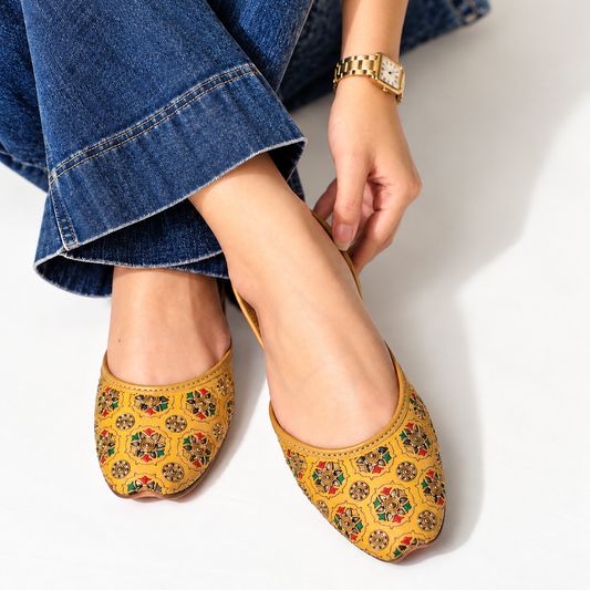 Folk Art Juttis