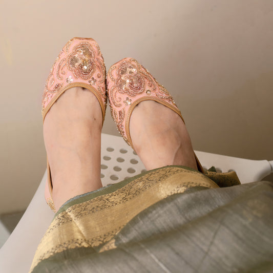 Blush Petal Juttis