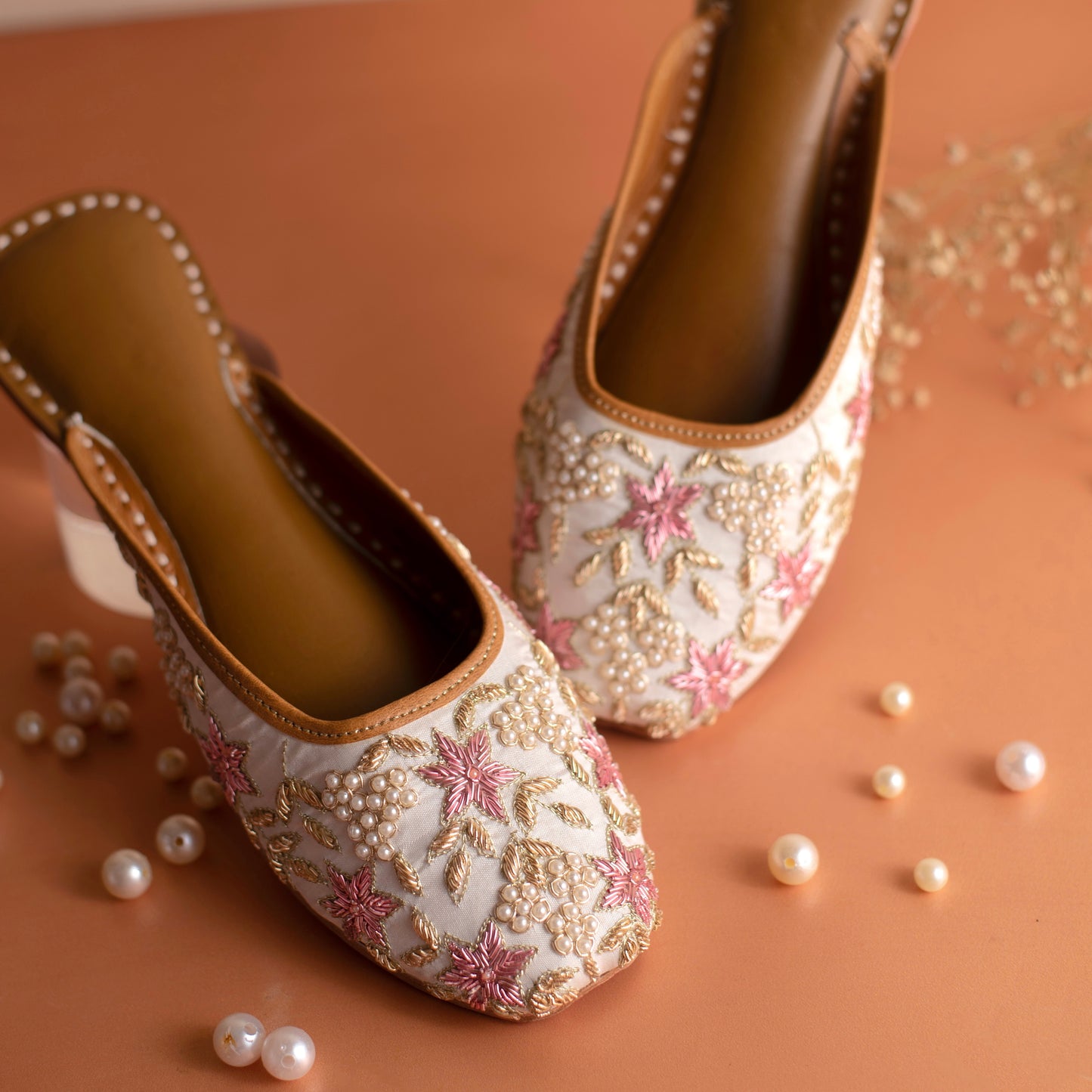 Saumya Back Open Juttis