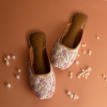 Saumya Back Open Juttis