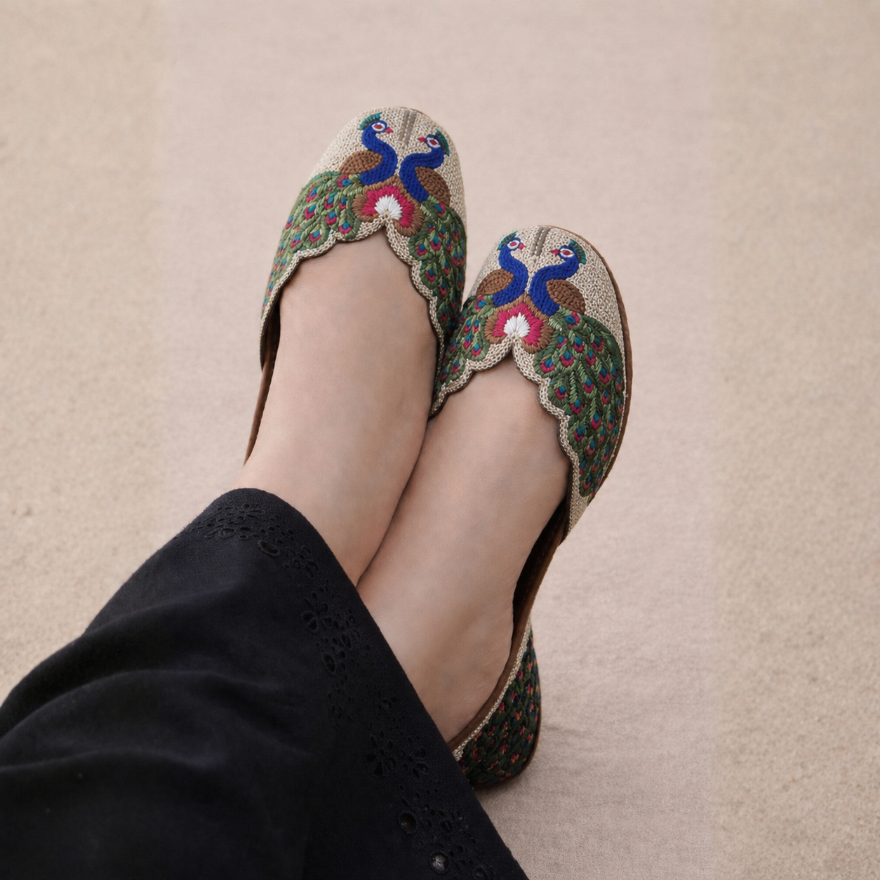 Peacock Juttis