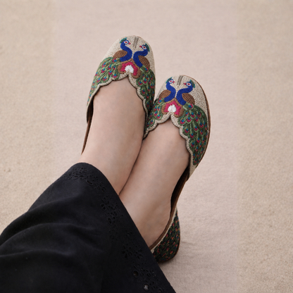 Peacock Juttis